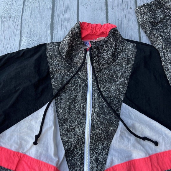 Vintage 90s Asics Running Design Print L/XL Zip Up Nylon Jacket Jogger - Picture 2 of 8